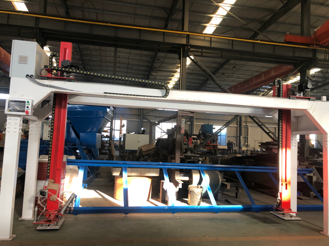 Tile and pallet separator machine